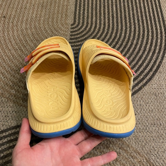 Hoka Ora Luxe recovery slides - Picture 6 of 9